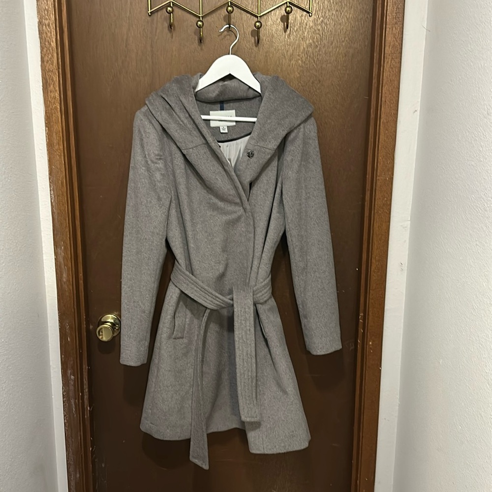 GORGEOUS Cole Haan Signature Grey Belted Coat Size 8